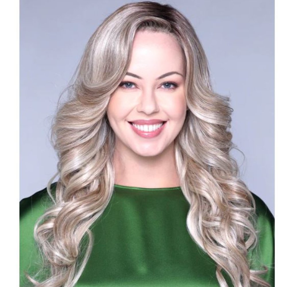 Belle Tress Ace of Hearts Wig - Color is English Toffee  NWT!